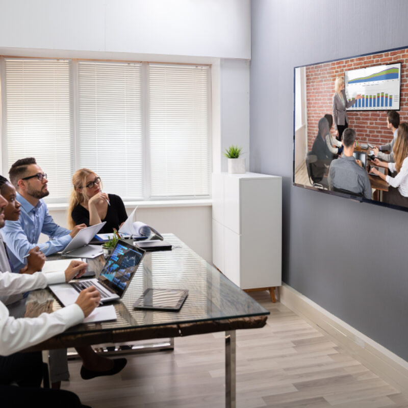 Hybrid Presenting - Awkward? Tips to Help